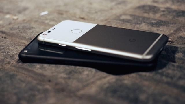 شائعات جديدة عن موعد إطلاق هاتفي Pixel 2 و Pixel 2 XL الجيل القادم من هواتف جوجل مدونة نظام أون لاين التقنية