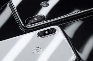 موتورولا تكشف عن جوالها Motorola P30 مع شاشة بحجم 6.2 إنش وبدقة +FullHD مدونة نظام أون لاين التقنية